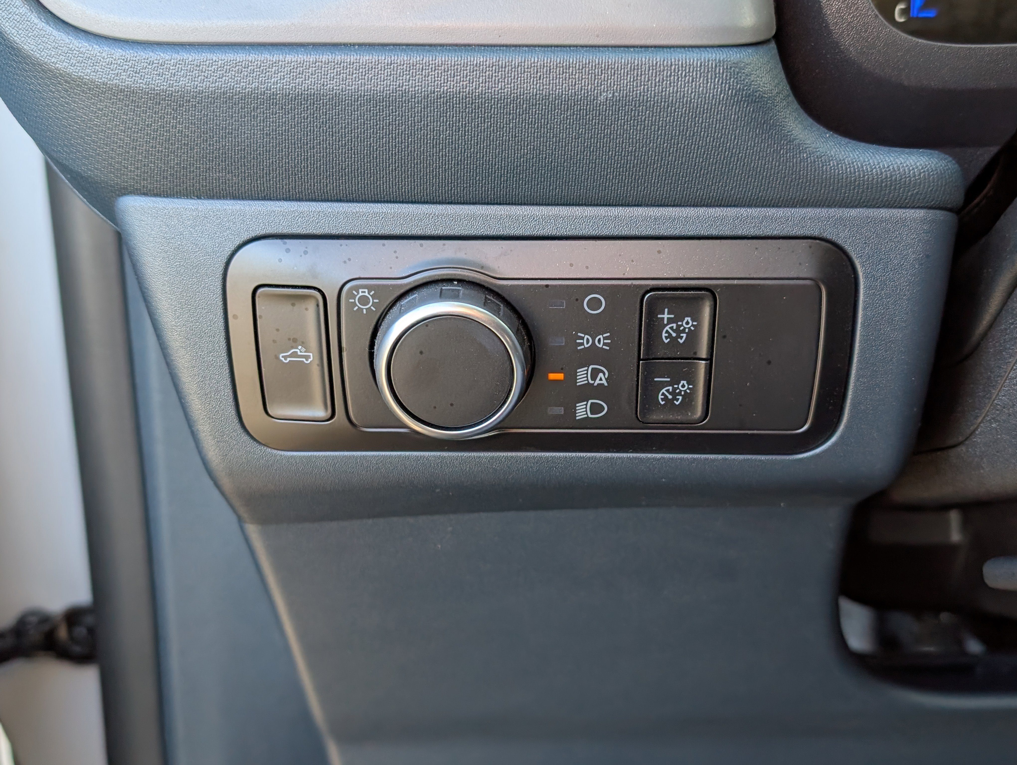 Certified 2025 Ford Maverick XL w/ Equipment Group 102A image 18