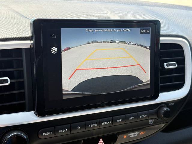 Used 2024 Hyundai Venue Limited FWD image 20