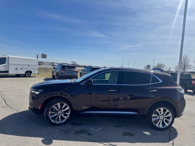 Used 2023 Buick Envision Avenir image 2