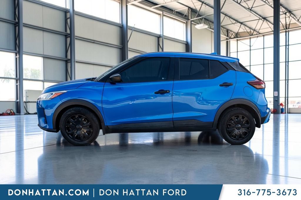 Used 2022 Nissan Kicks S FWD image 2