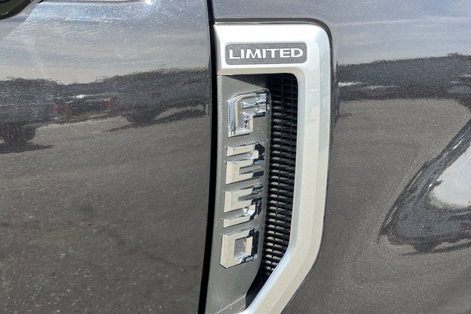 Certified 2022 Ford F250 Limited w/ FX4 Off-Road Package image 27