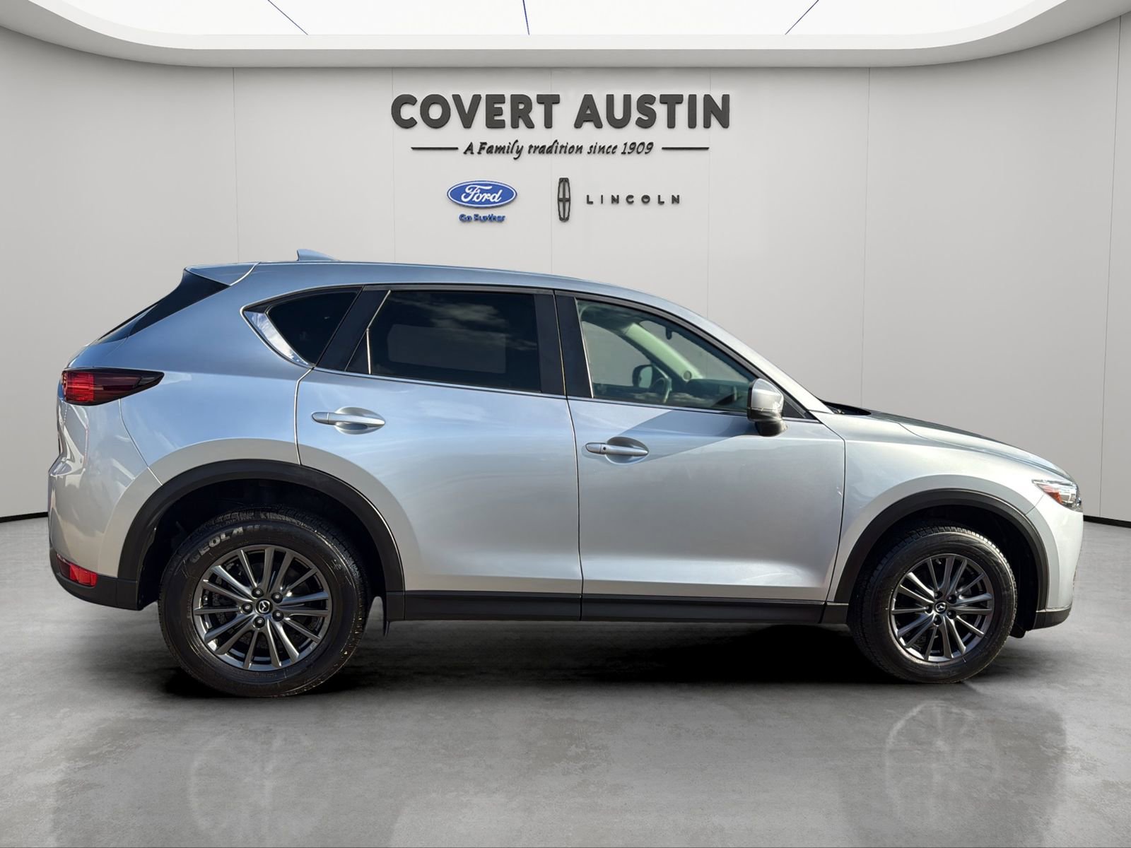 Used 2019 MAZDA CX-5 Touring FWD image 6