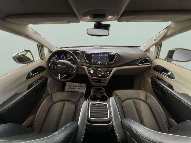 Used 2024 Chrysler Pacifica Limited FWD image 24