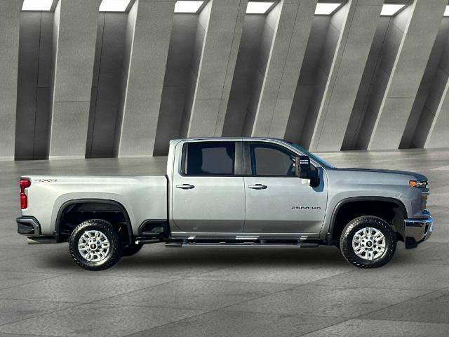 Used 2025 Chevrolet Silverado 2500 LT w/ Convenience Package AWD/4WD image 2