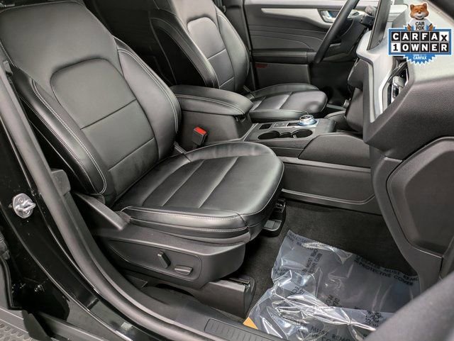 Certified 2024 Ford Escape Platinum image 30