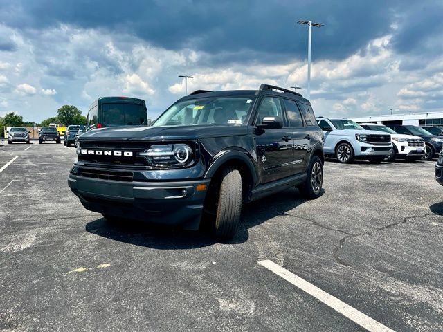 Certified 2023 Ford Bronco Sport Outer Banks w/ Tech Package AWD/4WD image 4