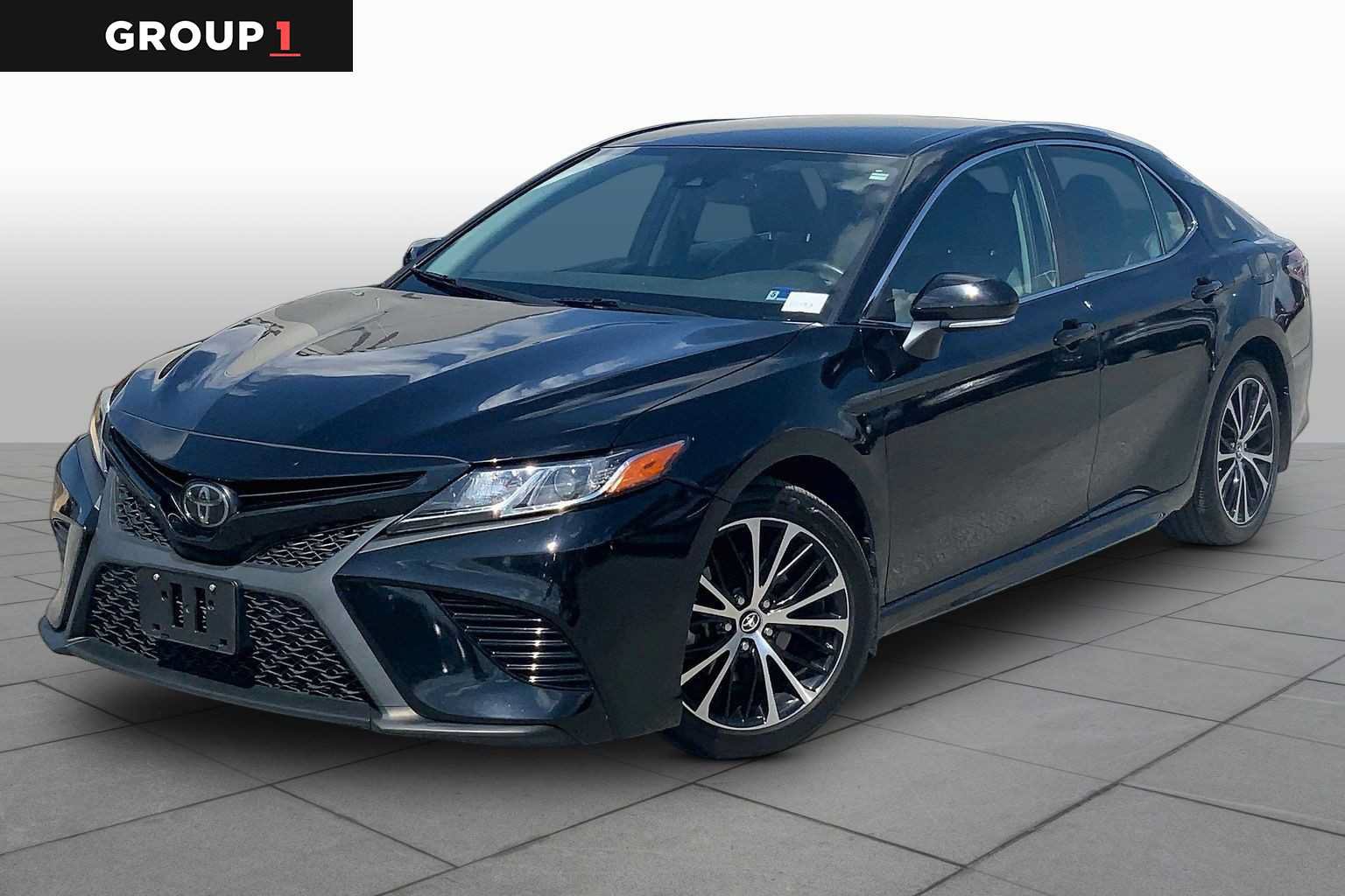 Used 2019 Toyota Camry SE w/ Convenience Package FWD image 1