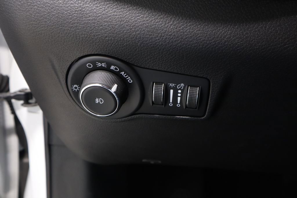 Used 2025 Jeep Compass Latitude image 26