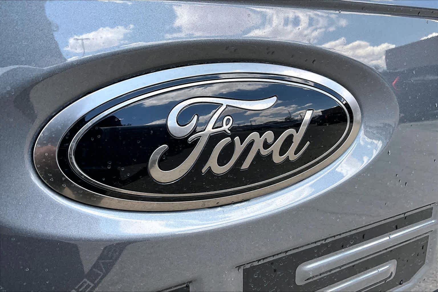 Certified 2022 Ford F150 XL w/ STX Black Appearance Package RWD image 30