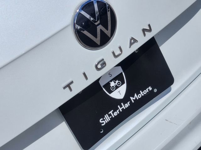 Used 2023 Volkswagen Tiguan SE R-Line AWD/4WD image 17
