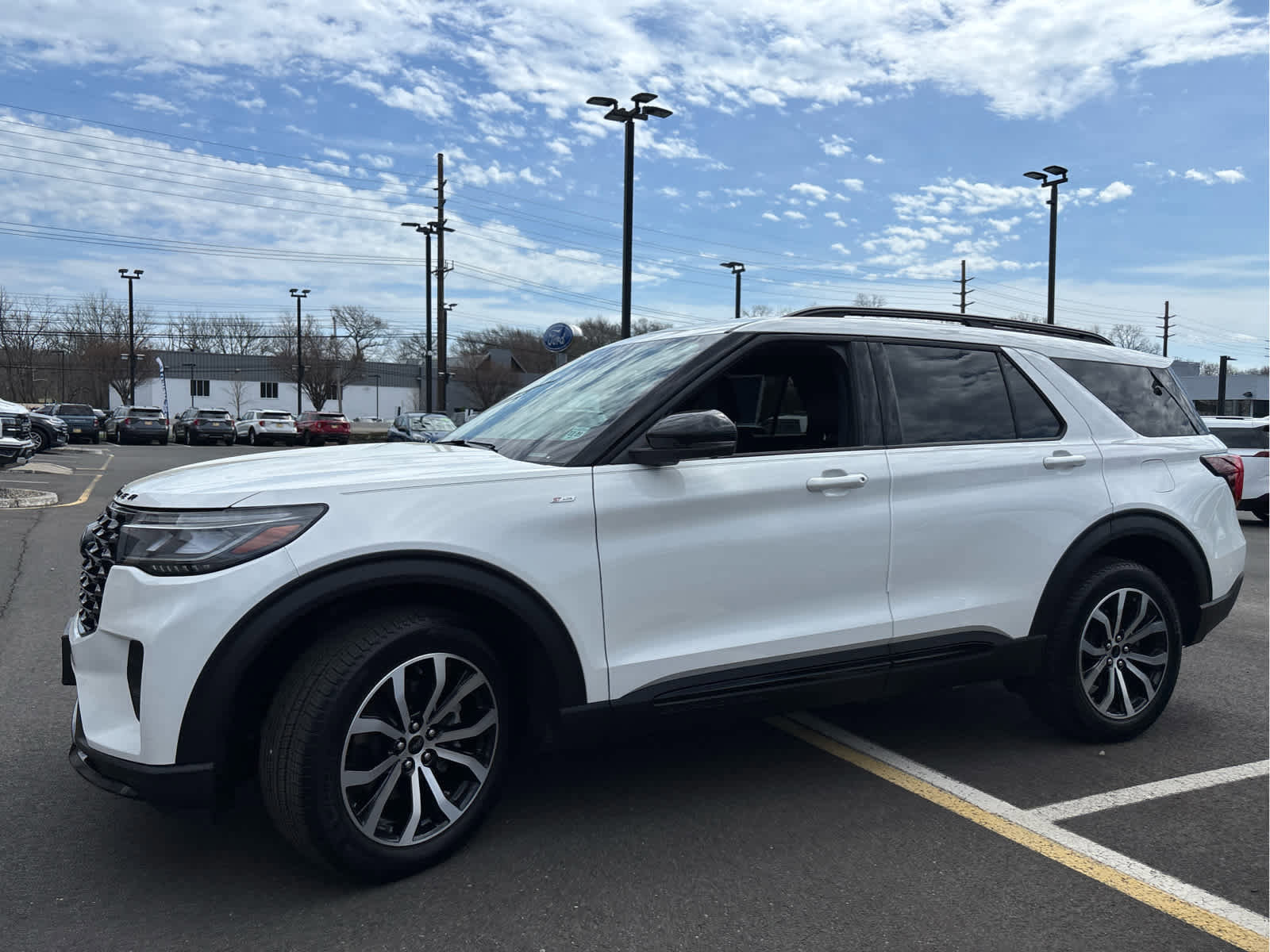 Certified 2025 Ford Explorer ST-Line image 2