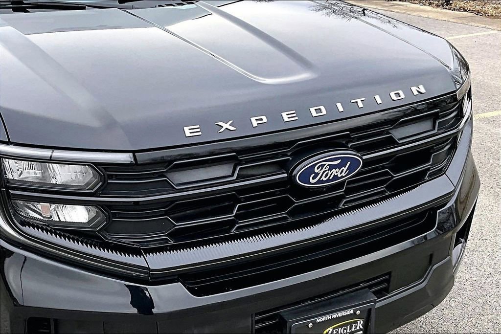 Certified 2025 Ford Expedition Active image 31