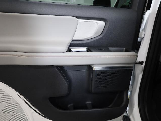 Certified 2025 Ford Expedition Active AWD/4WD image 27