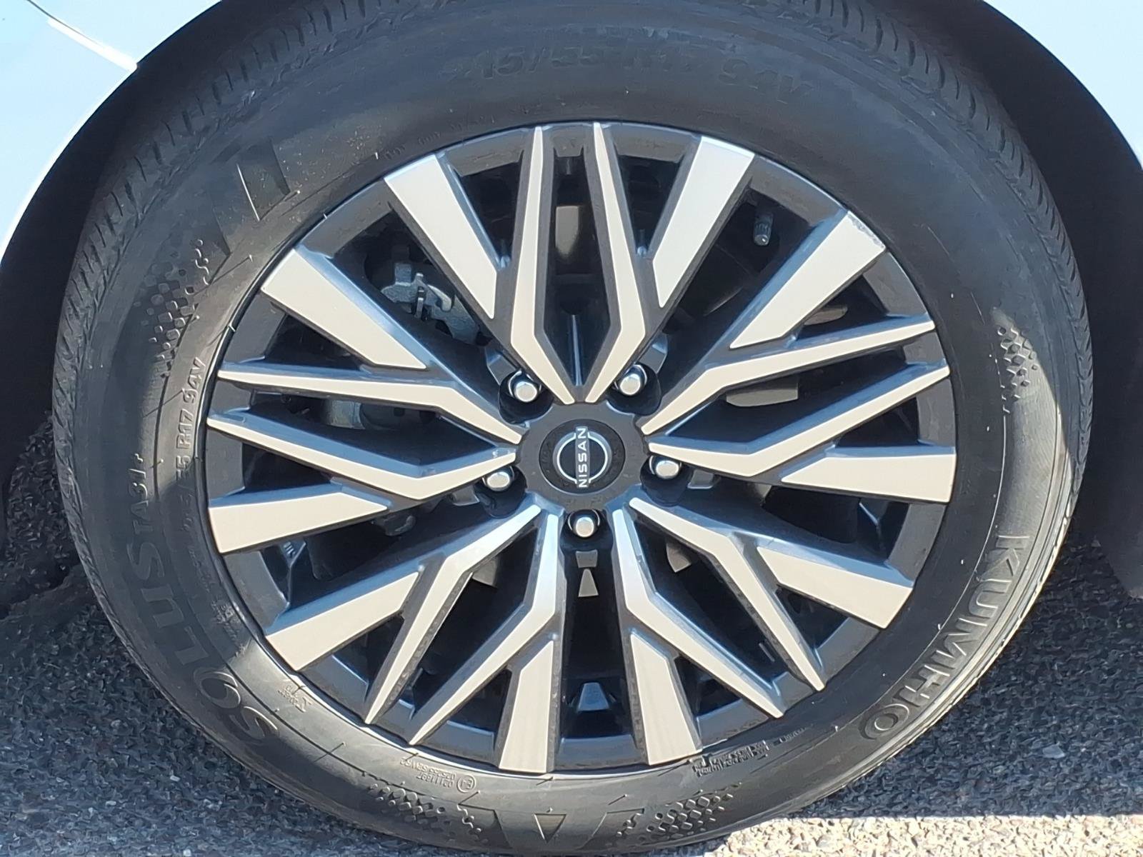 Used 2025 Nissan Altima 2.5 SV FWD image 9