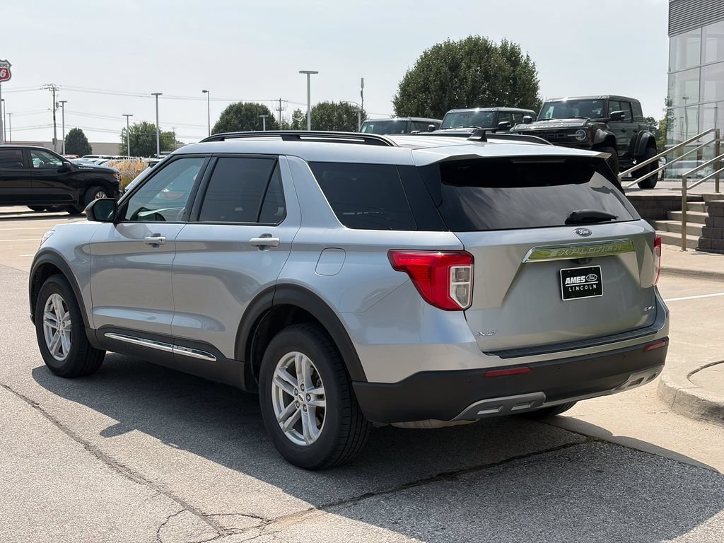 Certified 2023 Ford Explorer XLT w/ Equipment Group 202A AWD/4WD image 4