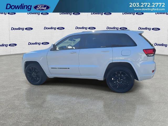 Used 2022 Jeep Grand Cherokee Laredo X image 3
