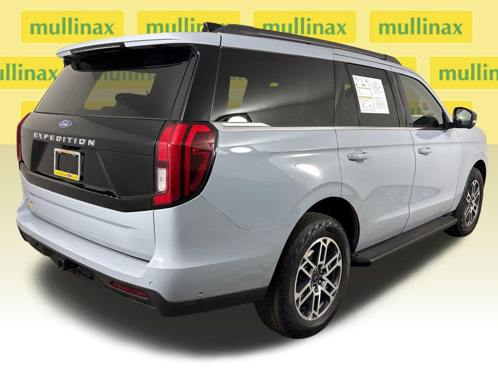 Certified 2025 Ford Expedition Active image 6