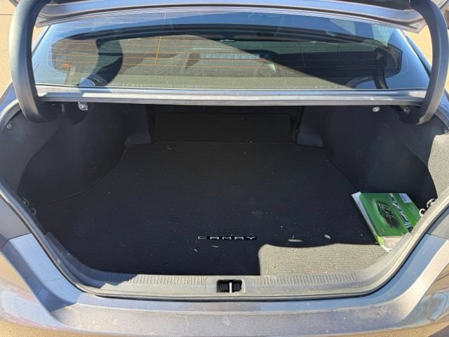 Used 2022 Toyota Camry SE w/ Carpet Mat Package (TMS) FWD image 38