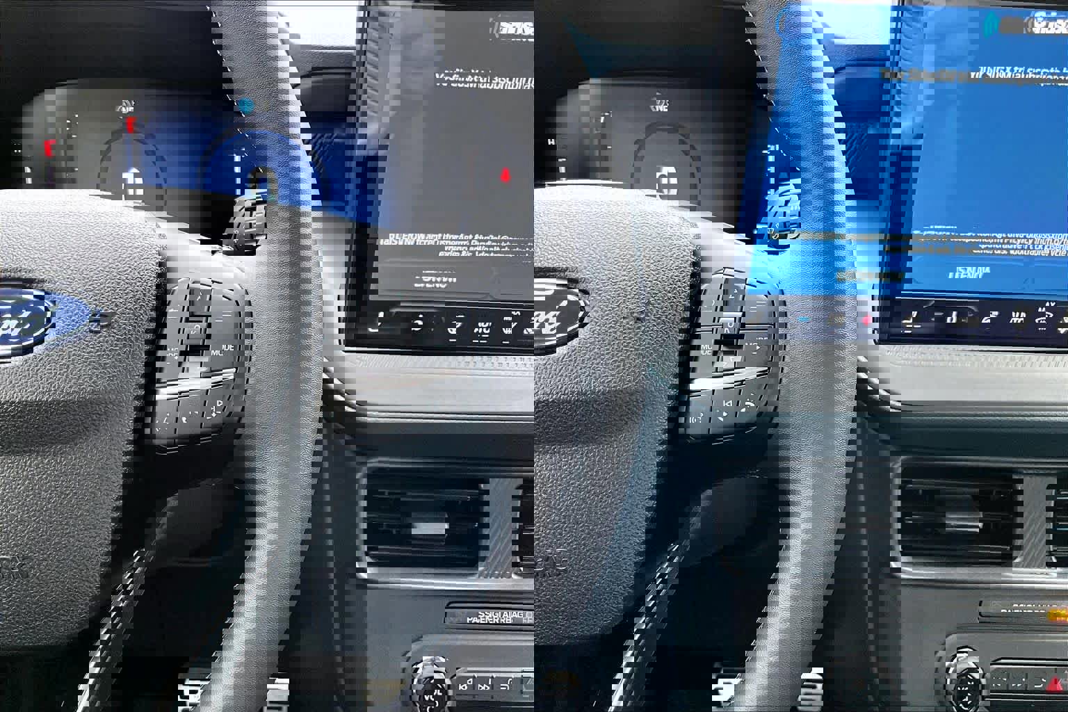 Certified 2025 Ford Maverick XLT w/ XLT Luxury Package image 26