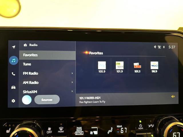 Used 2023 Toyota Highlander L image 26