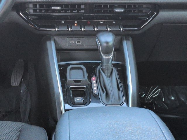 Used 2024 Chevrolet Colorado LT w/ LT Convenience Package II RWD image 18