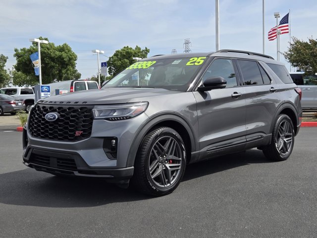 Certified 2025 Ford Explorer ST AWD/4WD image 8