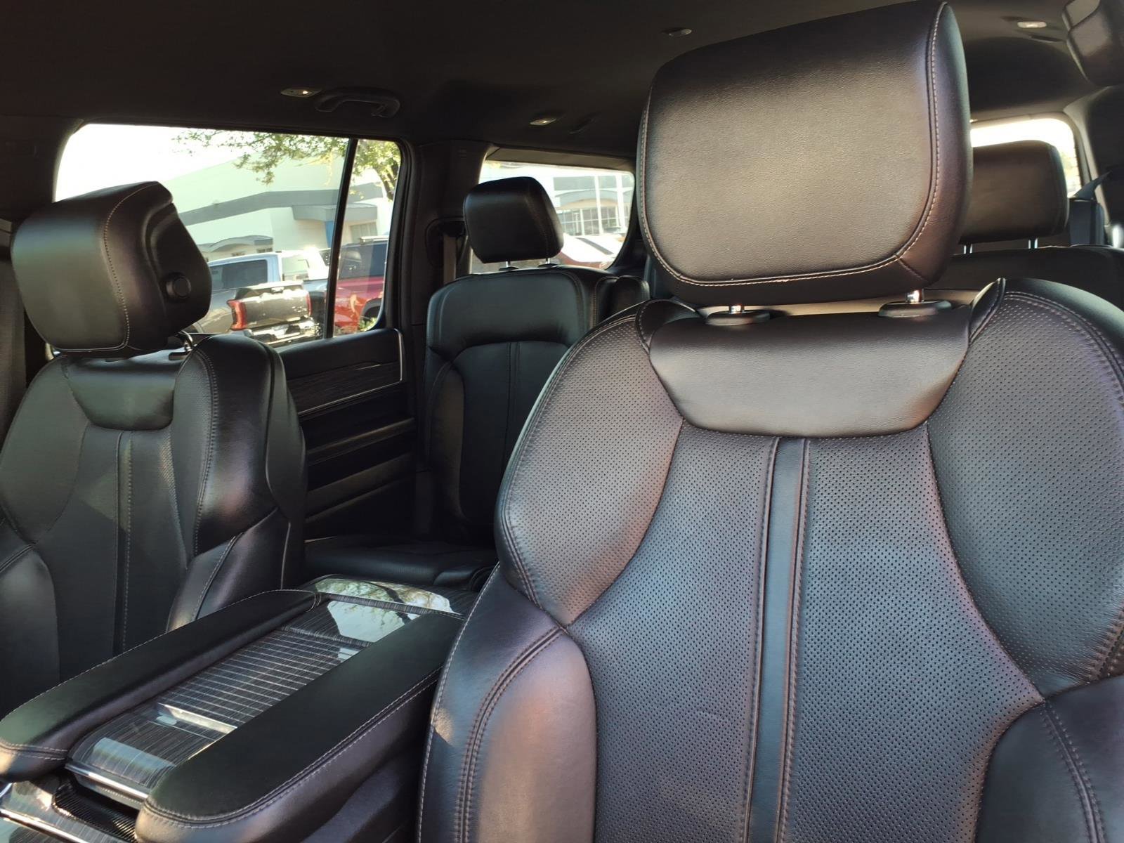 Used 2022 Jeep Wagoneer Series III w/ Flexible Seating Group image 13