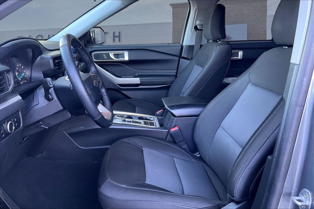 Certified 2023 Ford Explorer XLT RWD image 21