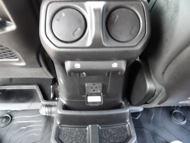 Used 2024 Jeep Wrangler Unlimited Rubicon AWD/4WD image 25