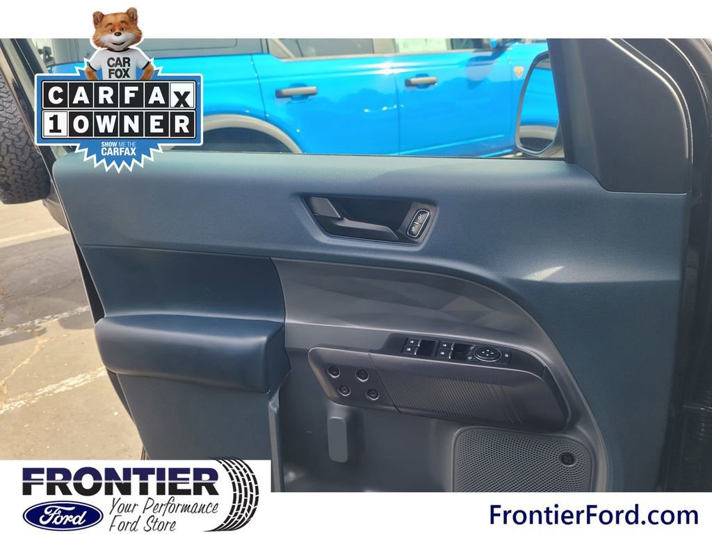 Certified 2025 Ford Maverick Lariat w/ Black Appearance Package image 12