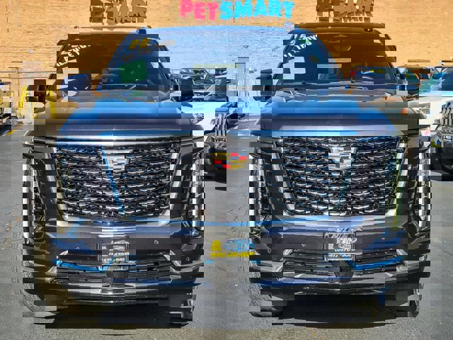 Used 2025 Cadillac Escalade Premium Luxury image 7