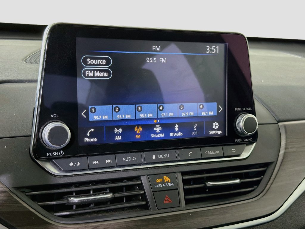 Used 2025 Nissan Altima 2.5 SV FWD image 17