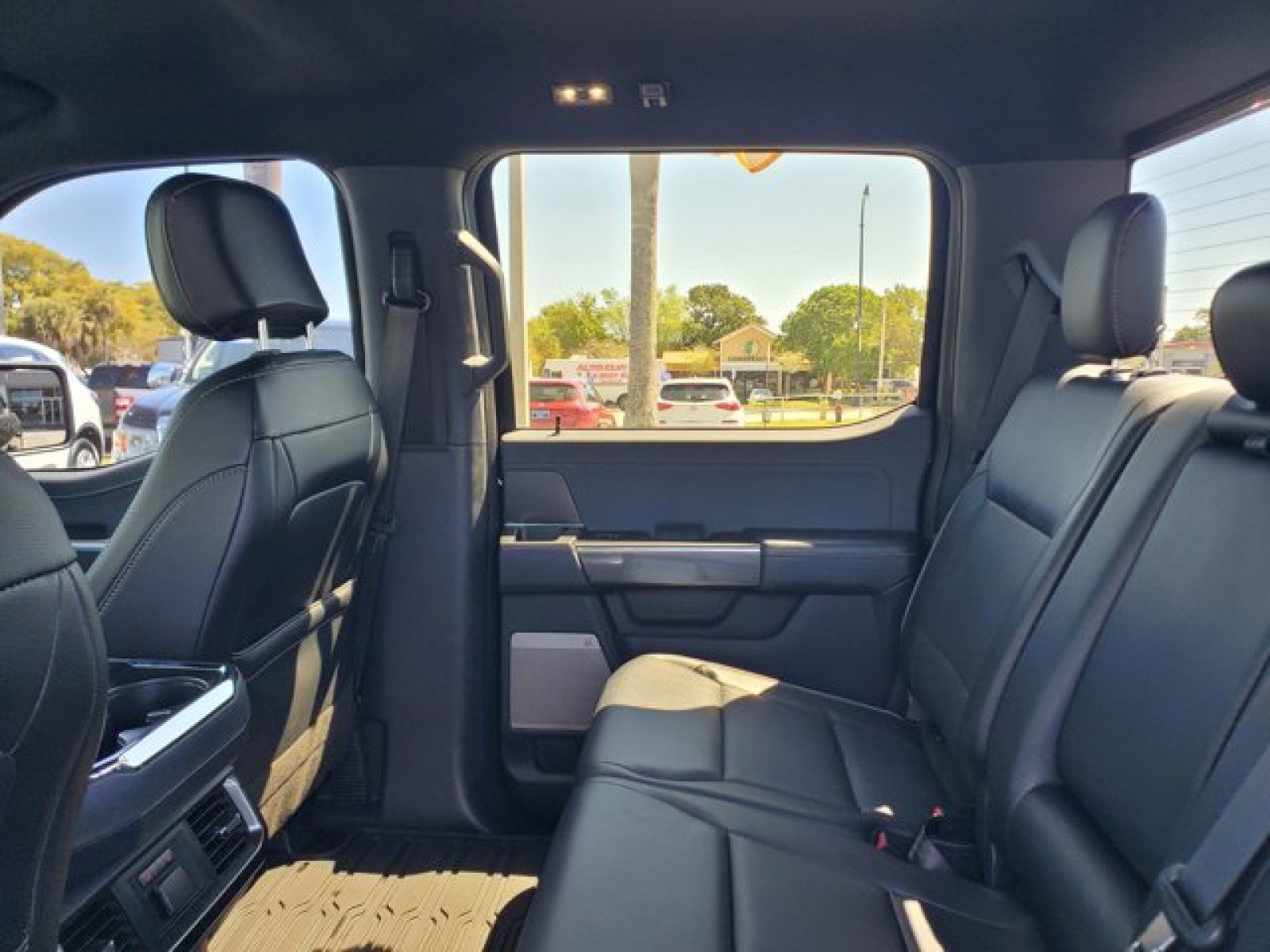 Certified 2022 Ford F150 Lariat w/ Equipment Group 502A High image 30