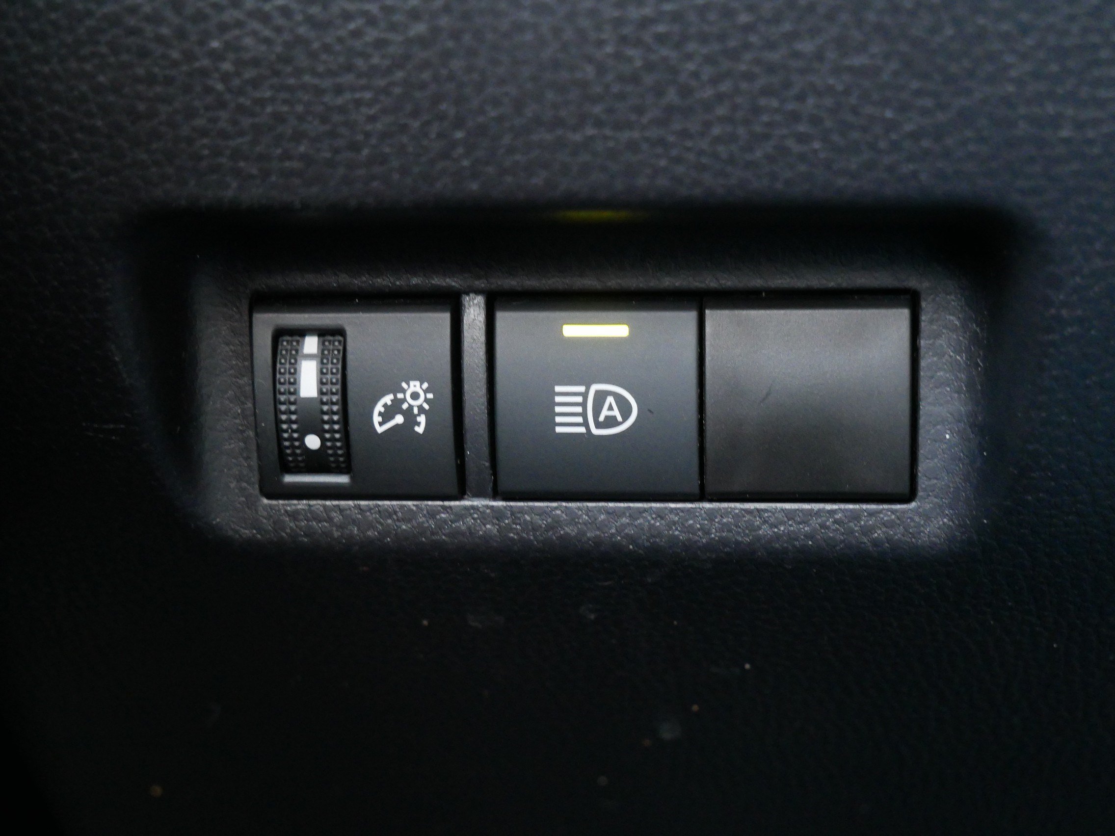 Used 2025 Toyota RAV4 XLE AWD/4WD image 26
