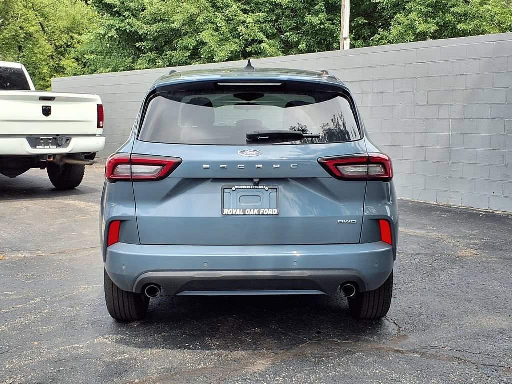 Certified 2023 Ford Escape ST-Line w/ Tech Pack #1 AWD/4WD image 4