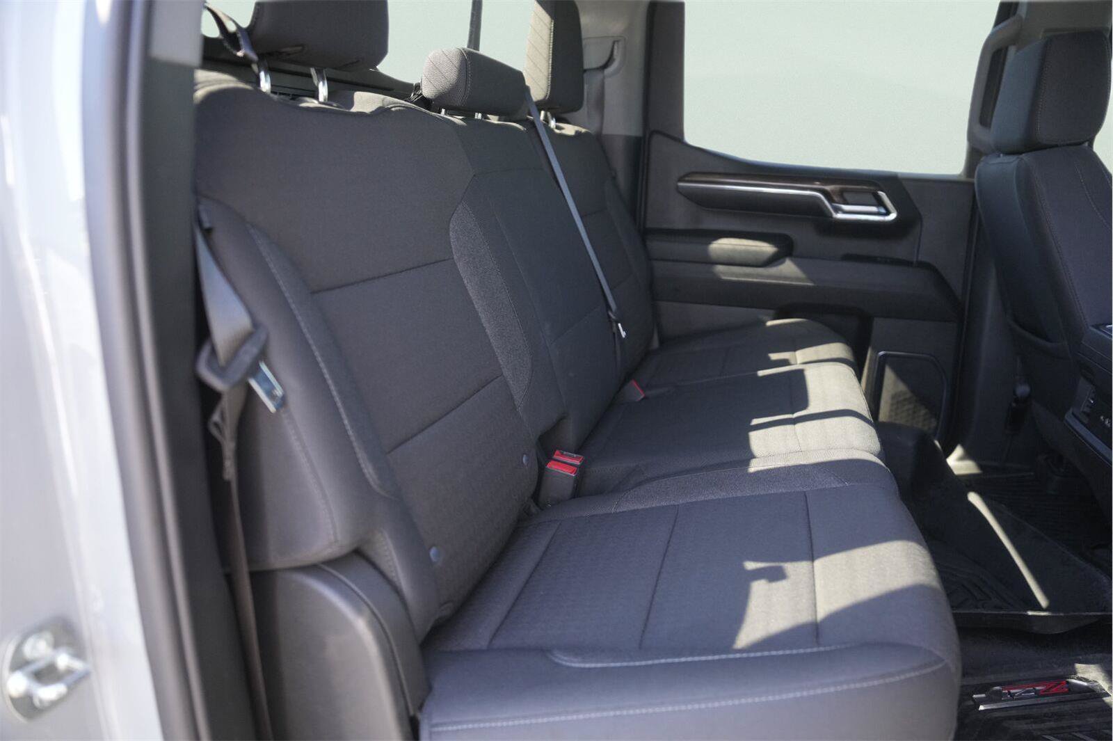 Used 2024 Chevrolet Silverado 1500 LT Trail Boss w/ Convenience Package II AWD/4WD image 16