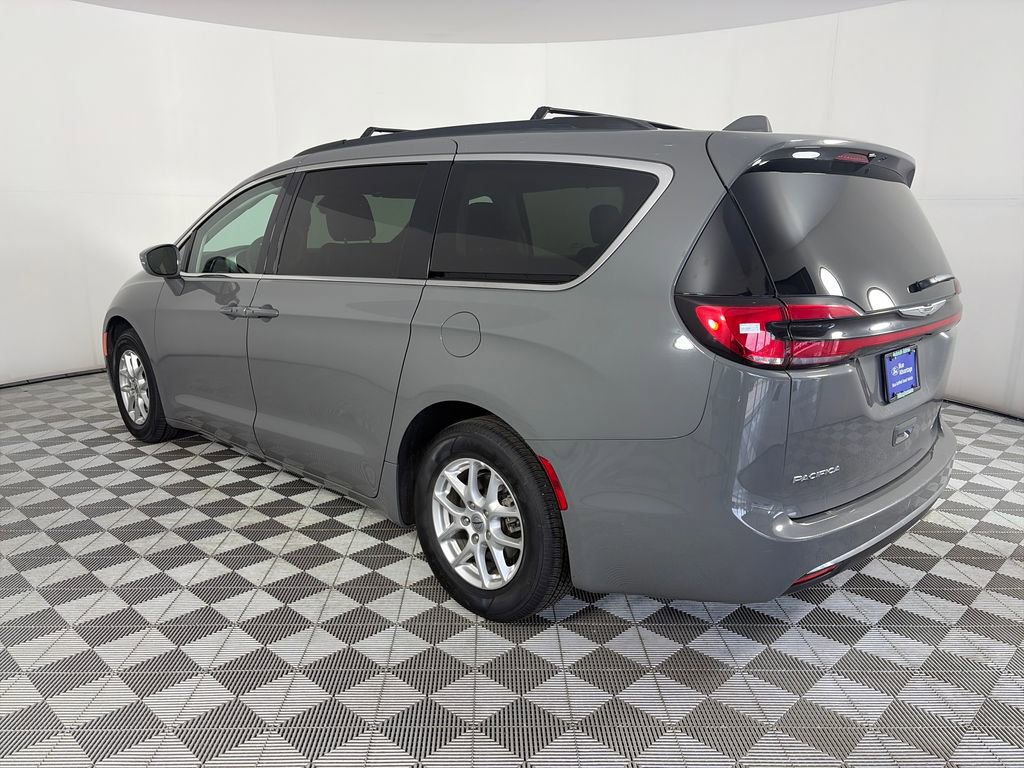 Used 2022 Chrysler Pacifica Touring-L FWD image 5