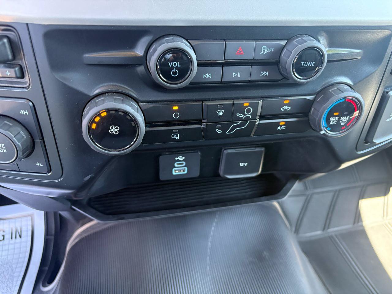 Certified 2025 Ford F250 XLT AWD/4WD image 28