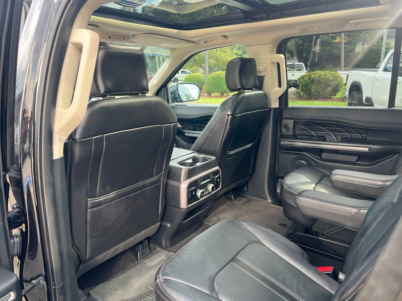 Certified 2019 Ford Expedition Platinum AWD/4WD image 23