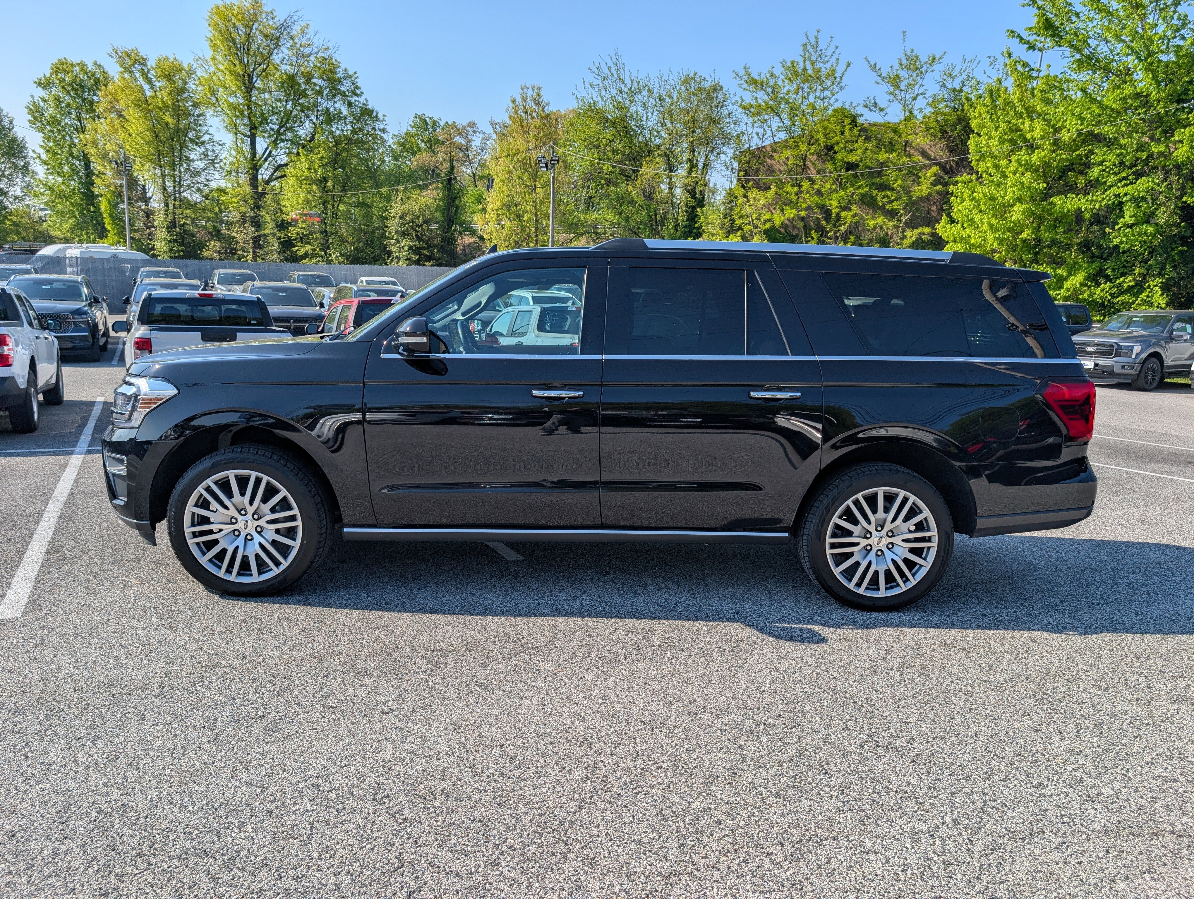 Certified 2022 Ford Expedition Max Limited AWD/4WD image 3