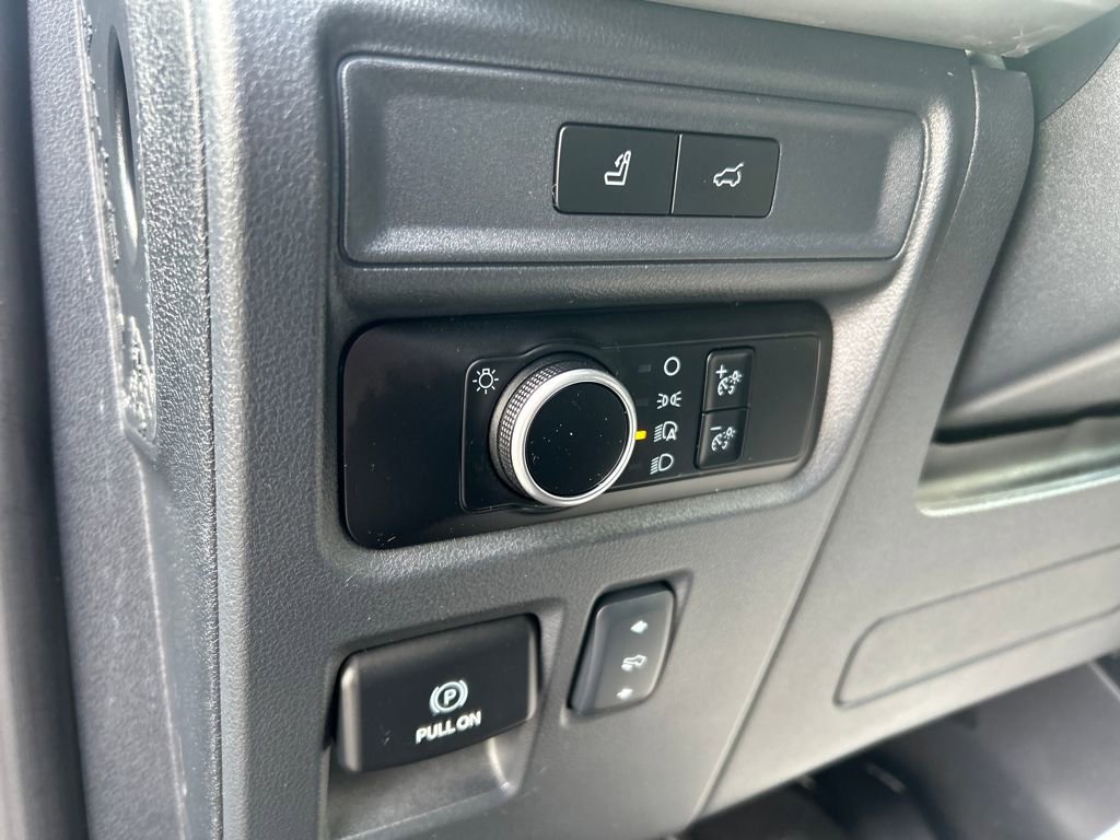 Certified 2024 Ford Expedition XLT image 16