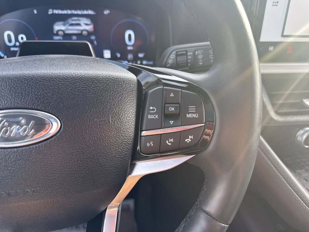 Certified 2025 Ford Explorer Platinum w/ LUX Leather Package image 21