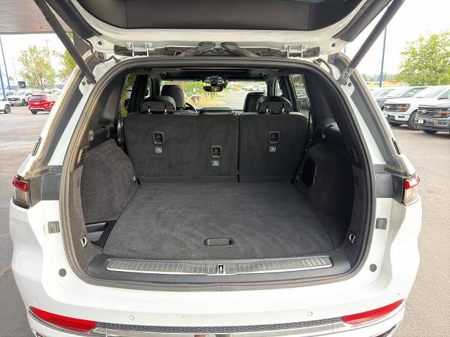 Used 2024 Jeep Grand Cherokee Overland AWD/4WD image 15