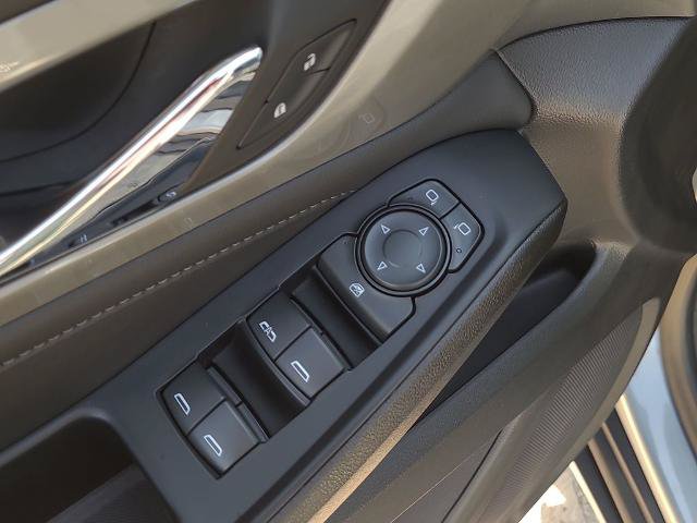Used 2023 Chevrolet Traverse LT FWD image 21