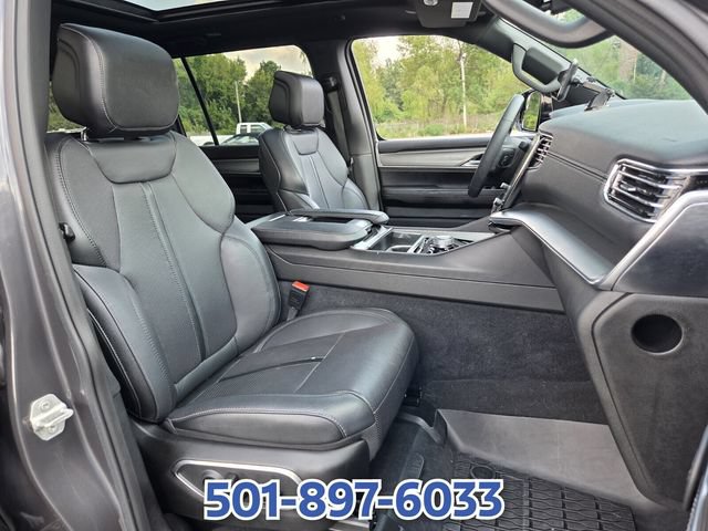 Used 2024 Jeep Wagoneer Series II AWD/4WD image 18