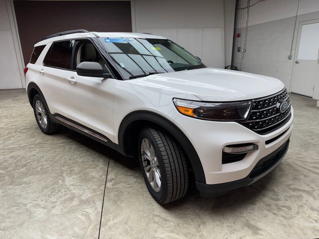 Certified 2022 Ford Explorer XLT w/ Equipment Group 202A image 7