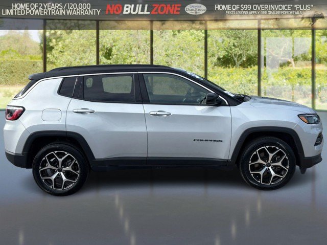 Used 2025 Jeep Compass Limited AWD/4WD image 6