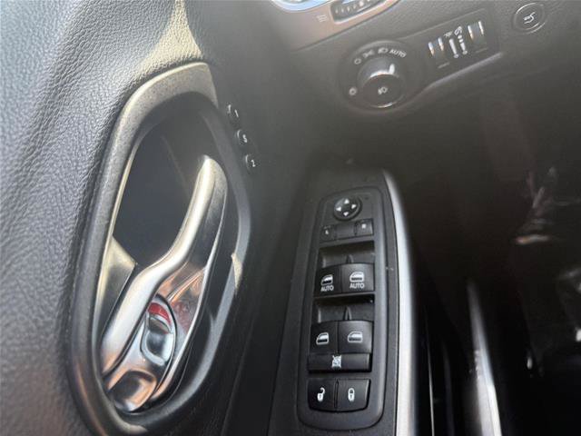 Used 2019 Jeep Cherokee Limited AWD/4WD image 13
