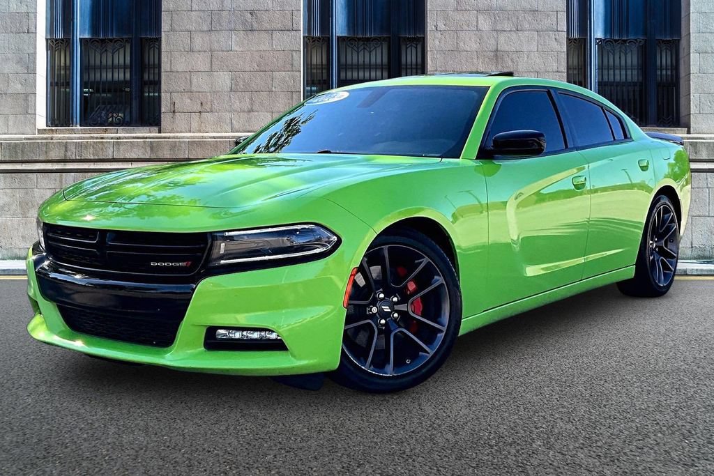 Used 2023 Dodge Charger SXT w/ Plus Group RWD image 2