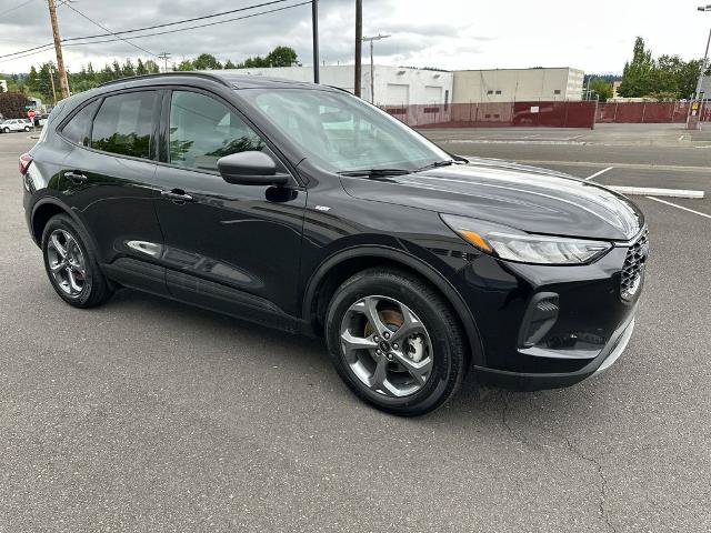 Certified 2025 Ford Escape ST-Line FWD image 9
